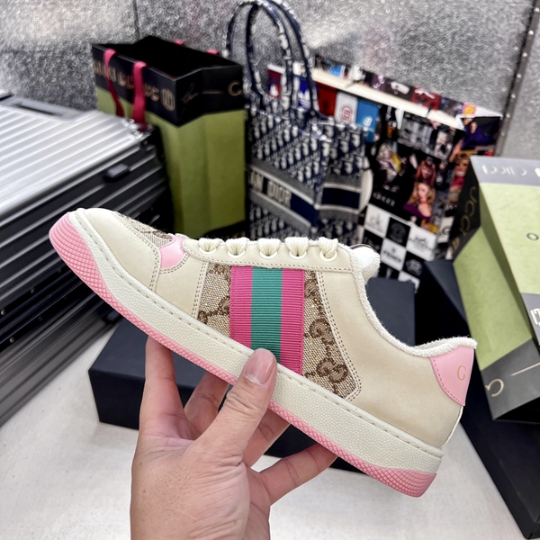 グッチ靴側面デザイン